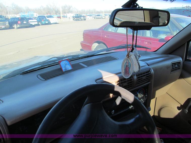 image for item AY9881 1997 Chevrolet S10 LS Ext. Cab pickup truck