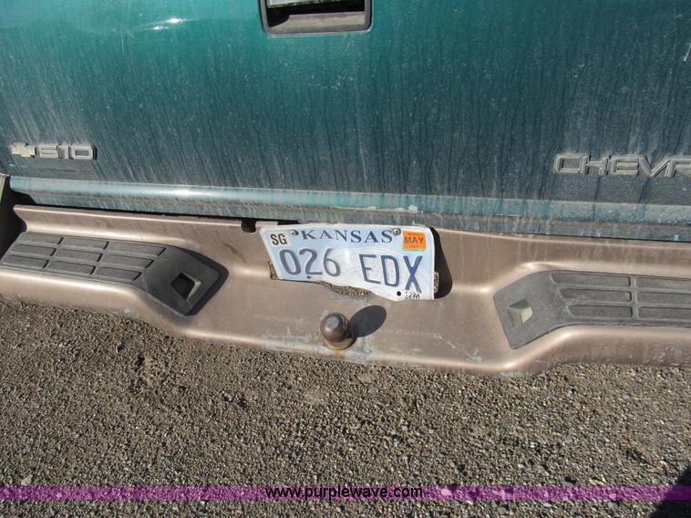 image for item AY9881 1997 Chevrolet S10 LS Ext. Cab pickup truck