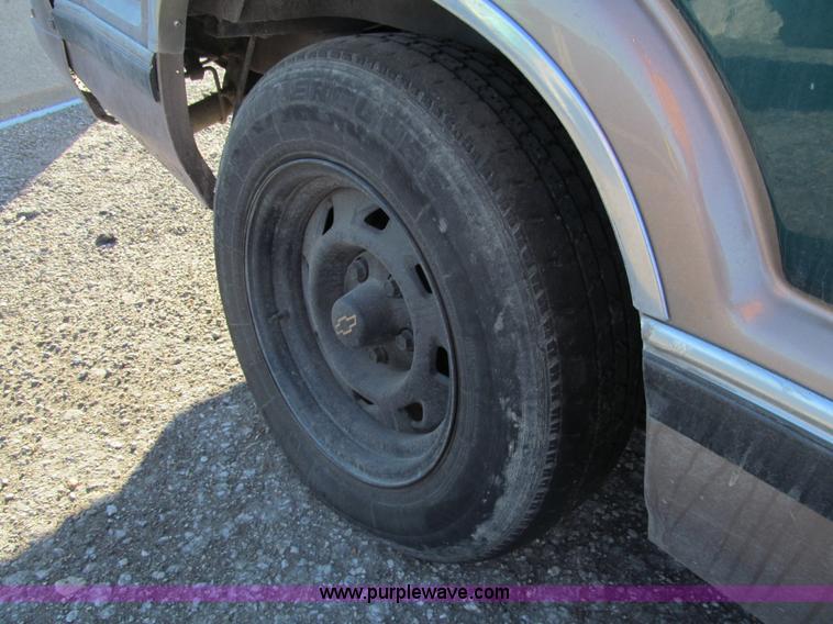 image for item AY9881 1997 Chevrolet S10 LS Ext. Cab pickup truck