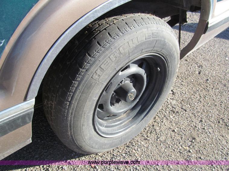 image for item AY9881 1997 Chevrolet S10 LS Ext. Cab pickup truck