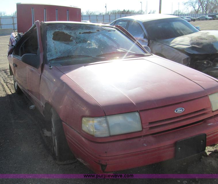 image for item G9501 1993 Ford Tempo GL