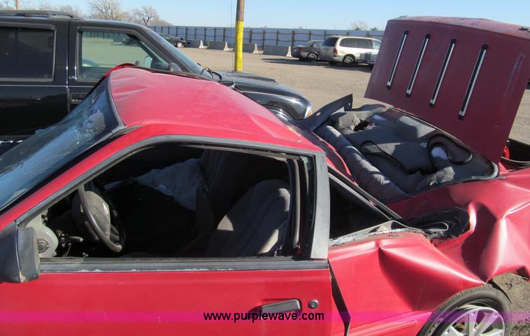 image for item G9501 1993 Ford Tempo GL