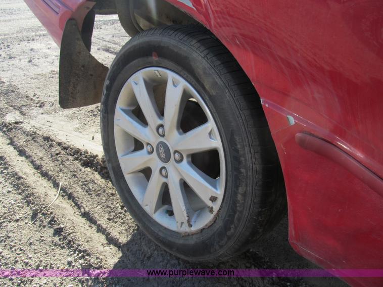 image for item G9501 1993 Ford Tempo GL