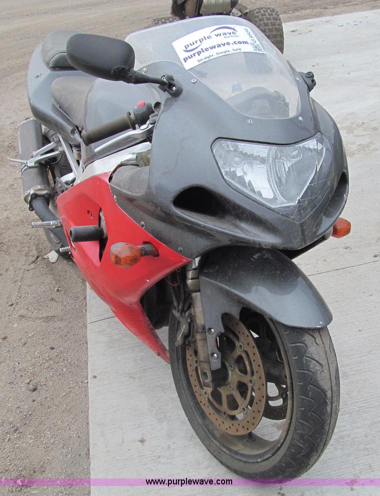 image for item G9504 2002 Suzuki GSX-R750 motorcycle