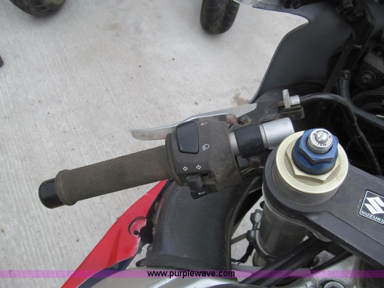 image for item G9504 2002 Suzuki GSX-R750 motorcycle