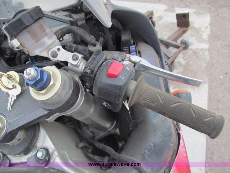 image for item G9504 2002 Suzuki GSX-R750 motorcycle