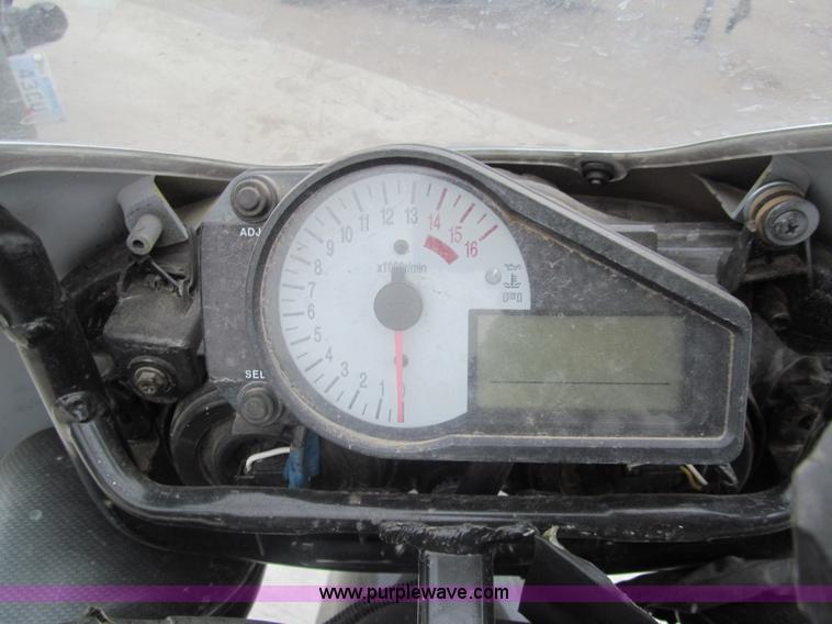 image for item G9504 2002 Suzuki GSX-R750 motorcycle