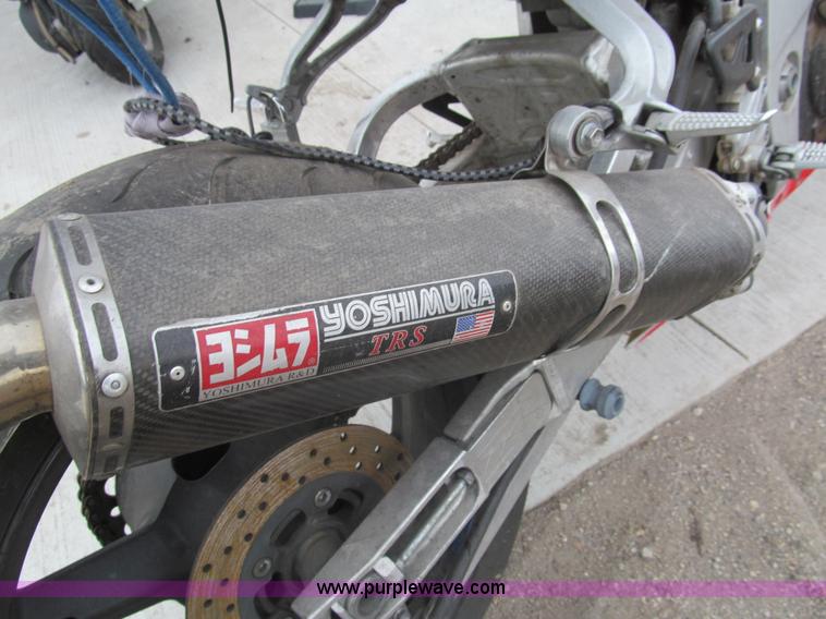 image for item G9504 2002 Suzuki GSX-R750 motorcycle