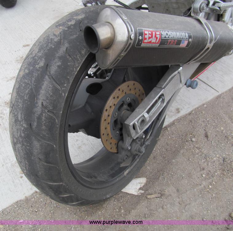 image for item G9504 2002 Suzuki GSX-R750 motorcycle