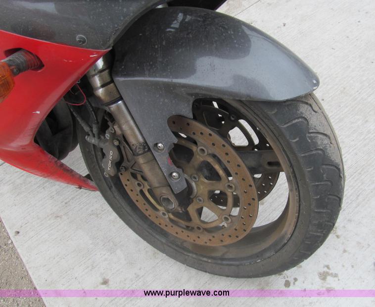 image for item G9504 2002 Suzuki GSX-R750 motorcycle