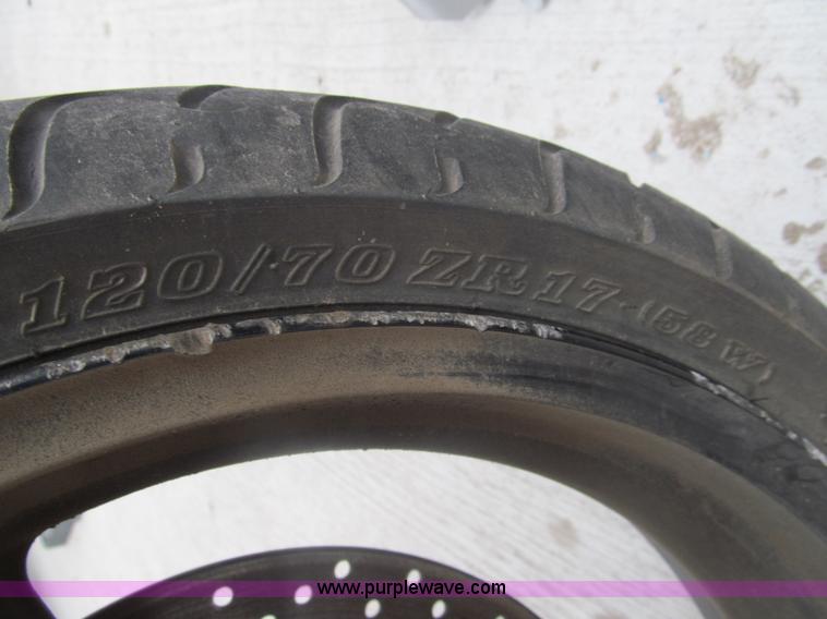 image for item G9504 2002 Suzuki GSX-R750 motorcycle