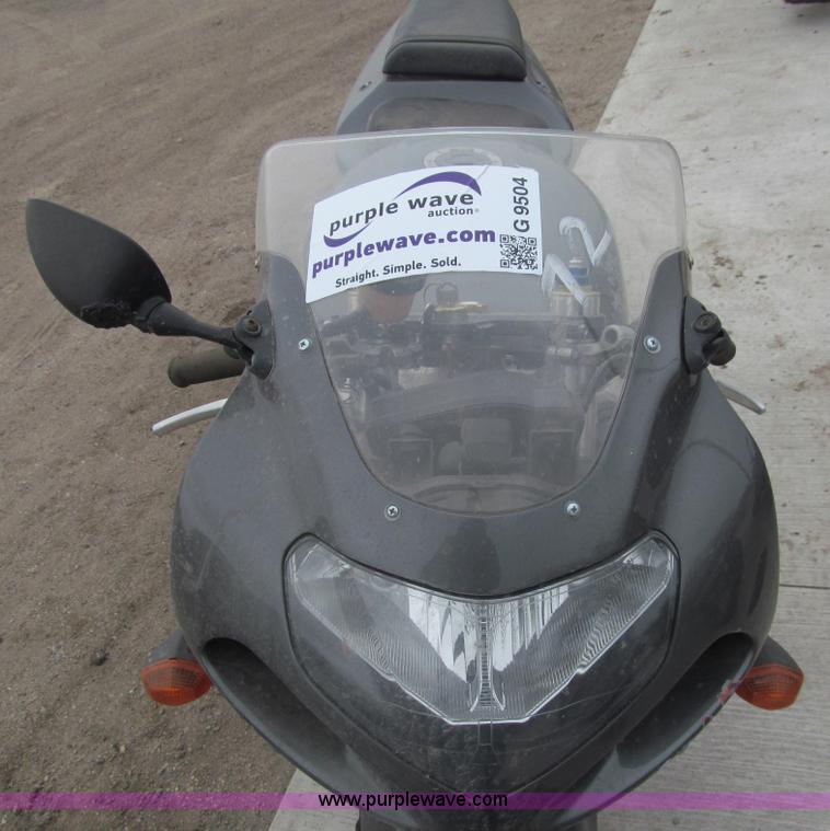 image for item G9504 2002 Suzuki GSX-R750 motorcycle