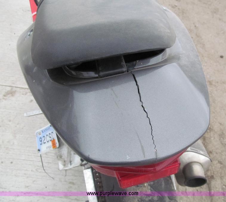 image for item G9504 2002 Suzuki GSX-R750 motorcycle