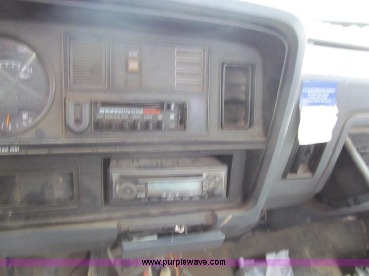 image for item G9505 1993 Dodge Ram D350 pickup truck