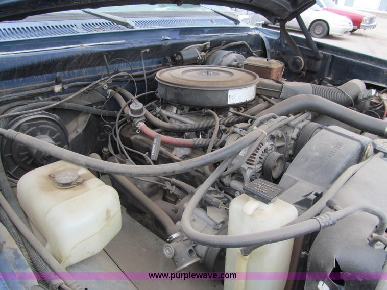 image for item G9505 1993 Dodge Ram D350 pickup truck