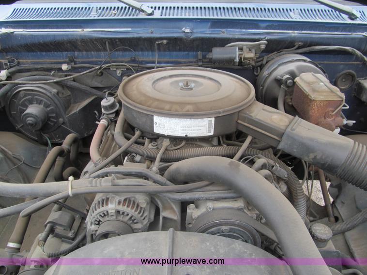 image for item G9505 1993 Dodge Ram D350 pickup truck