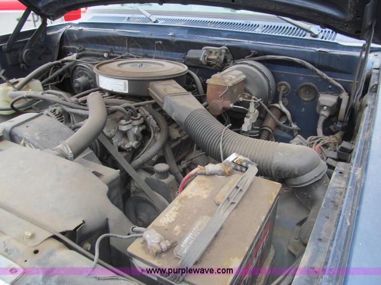 image for item G9505 1993 Dodge Ram D350 pickup truck