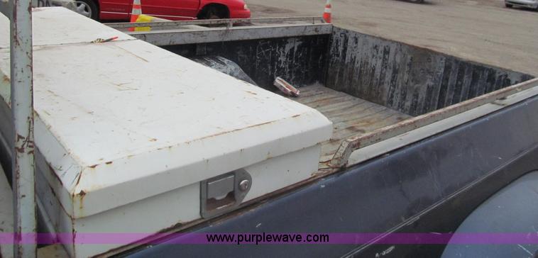 image for item G9505 1993 Dodge Ram D350 pickup truck