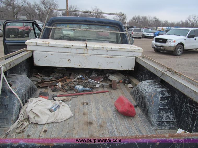 image for item G9505 1993 Dodge Ram D350 pickup truck