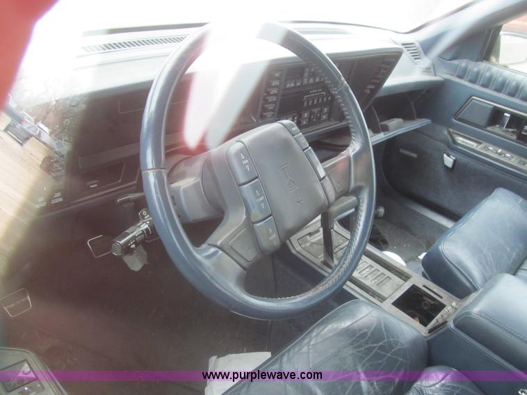 image for item G9506 1989 Oldsmobile Toronado Trofeo