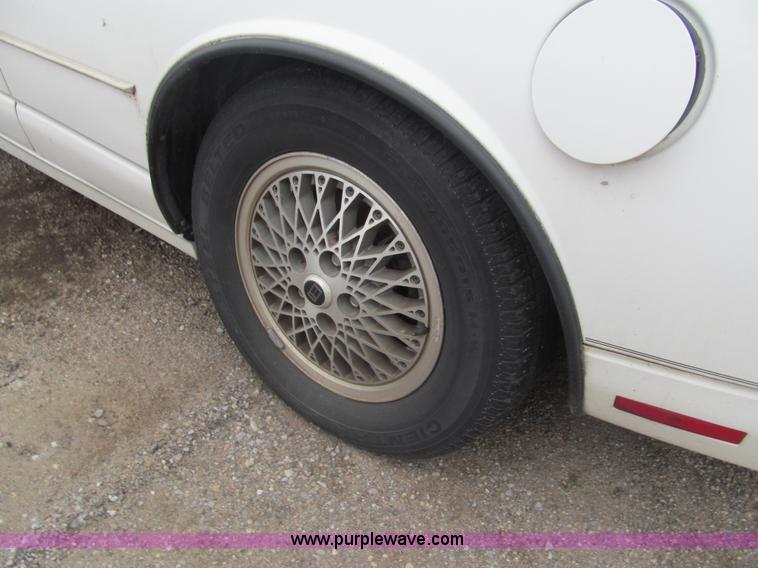 image for item G9506 1989 Oldsmobile Toronado Trofeo