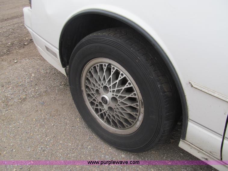 image for item G9506 1989 Oldsmobile Toronado Trofeo