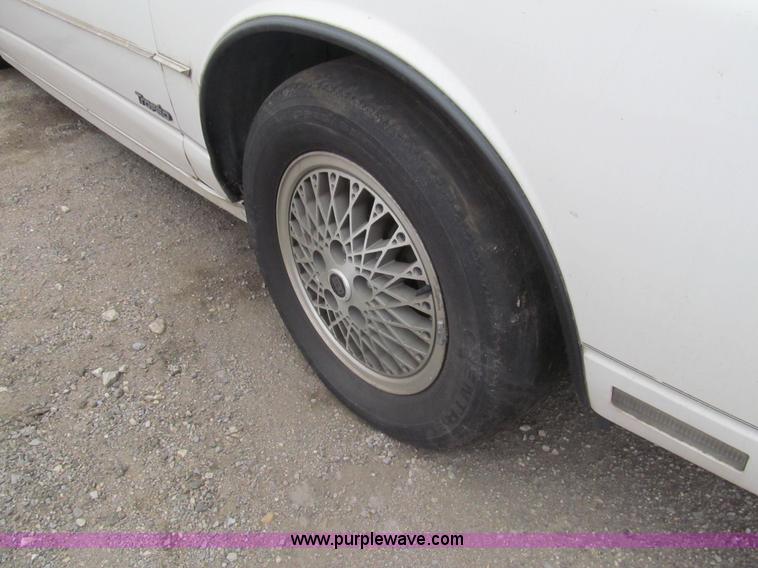 image for item G9506 1989 Oldsmobile Toronado Trofeo