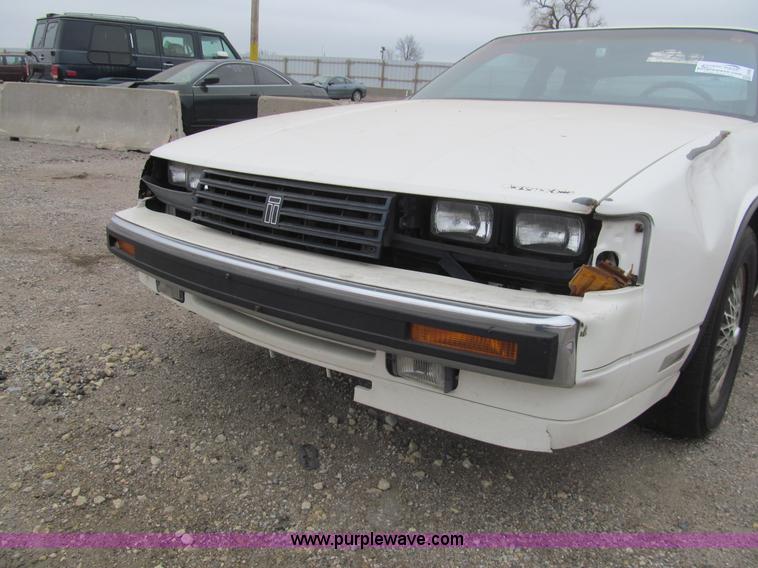image for item G9506 1989 Oldsmobile Toronado Trofeo