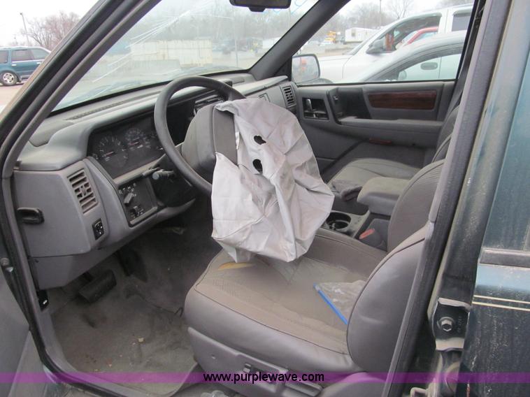 image for item G9507 1993 Jeep Grand Cherokee Limited SUV