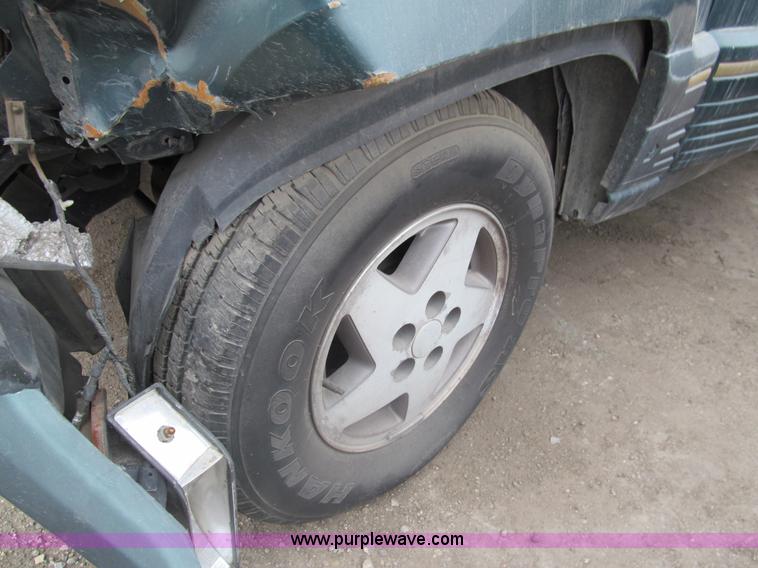 image for item G9507 1993 Jeep Grand Cherokee Limited SUV