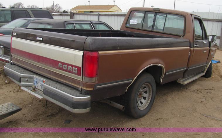 image for item G9508 1990 Ford F150 pickup truck