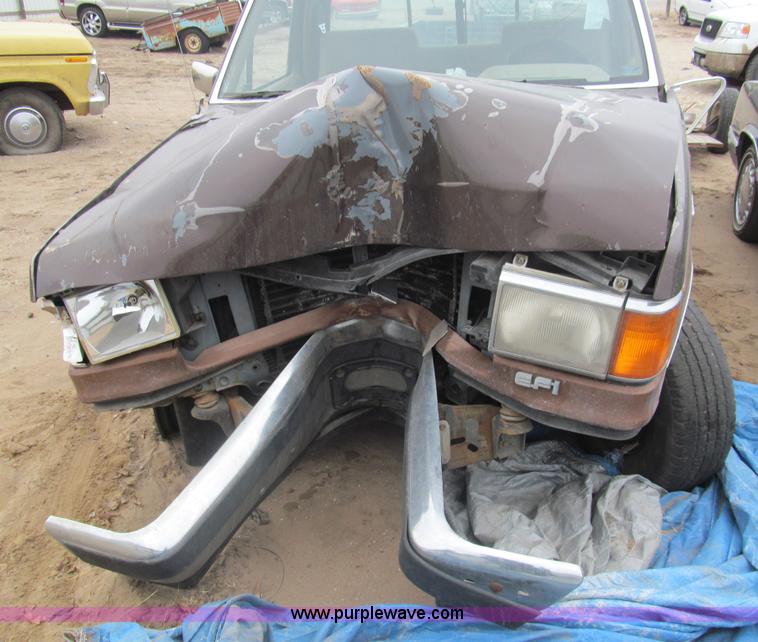 image for item G9508 1990 Ford F150 pickup truck