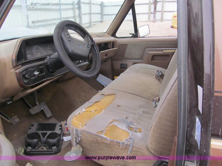 image for item G9508 1990 Ford F150 pickup truck
