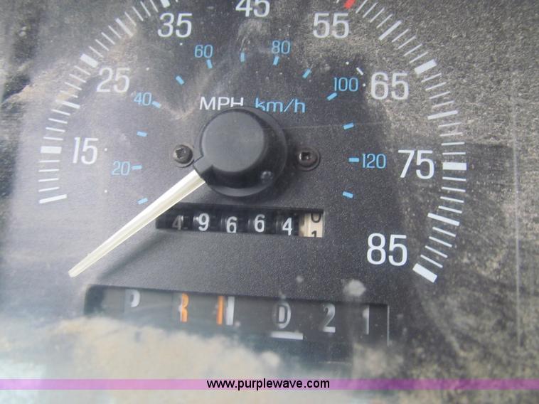 image for item G9508 1990 Ford F150 pickup truck