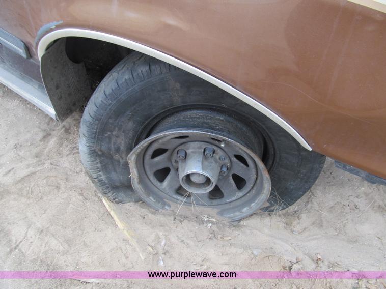 image for item G9508 1990 Ford F150 pickup truck