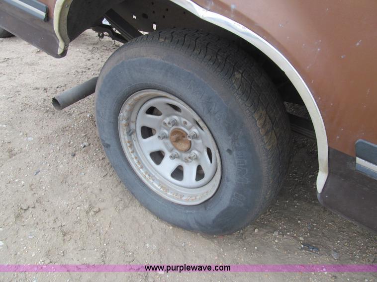 image for item G9508 1990 Ford F150 pickup truck