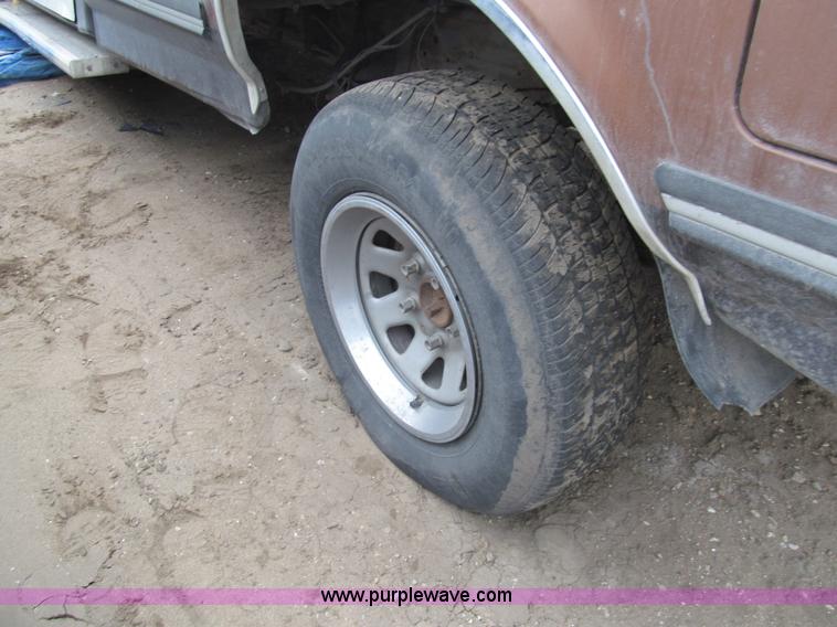 image for item G9508 1990 Ford F150 pickup truck