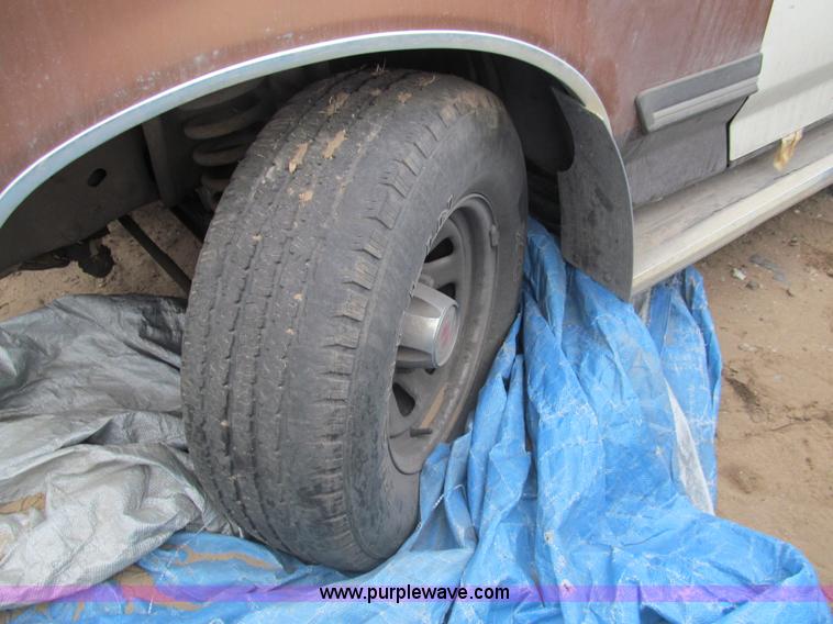 image for item G9508 1990 Ford F150 pickup truck