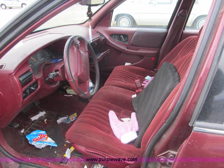 image for item G9509 1996 Buick Regal Custom