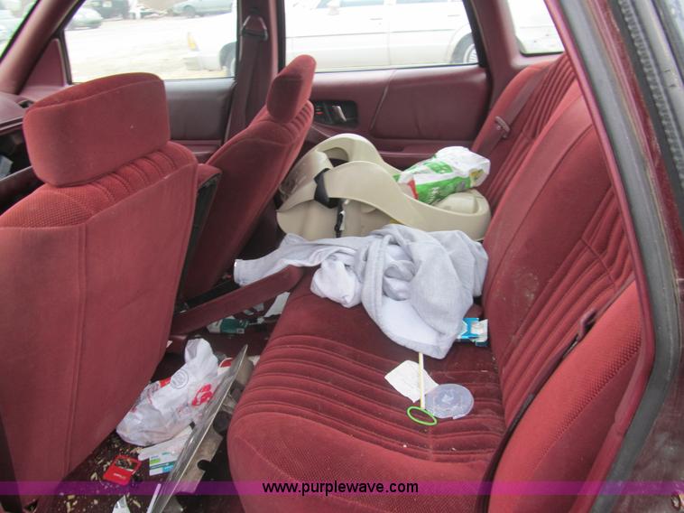 image for item G9509 1996 Buick Regal Custom