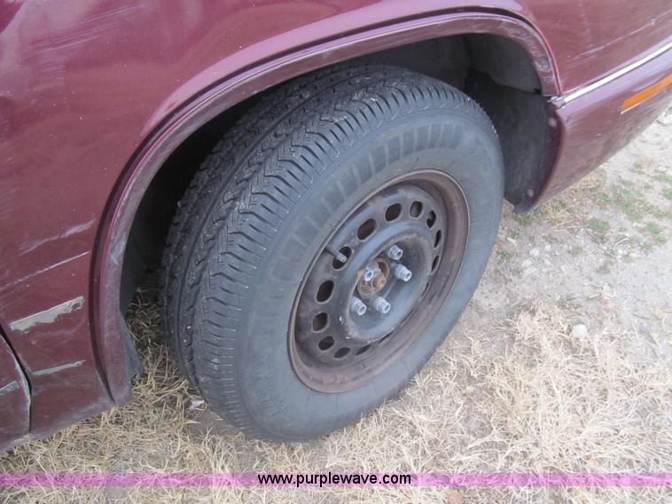 image for item G9509 1996 Buick Regal Custom