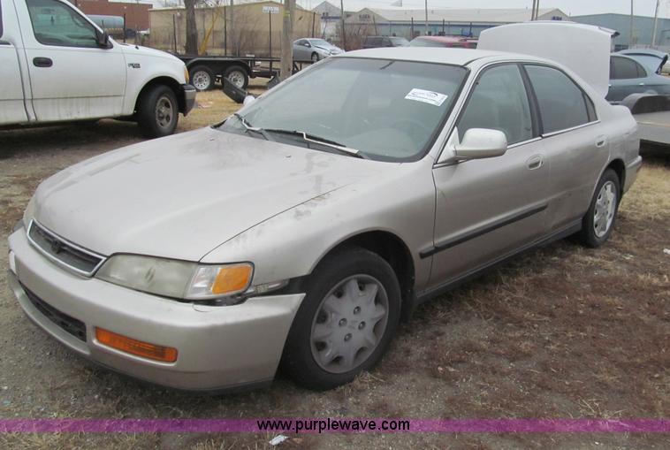 image for item G9510 1996 Honda Accord DX