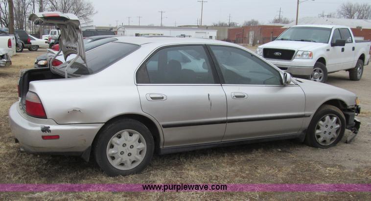 image for item G9510 1996 Honda Accord DX