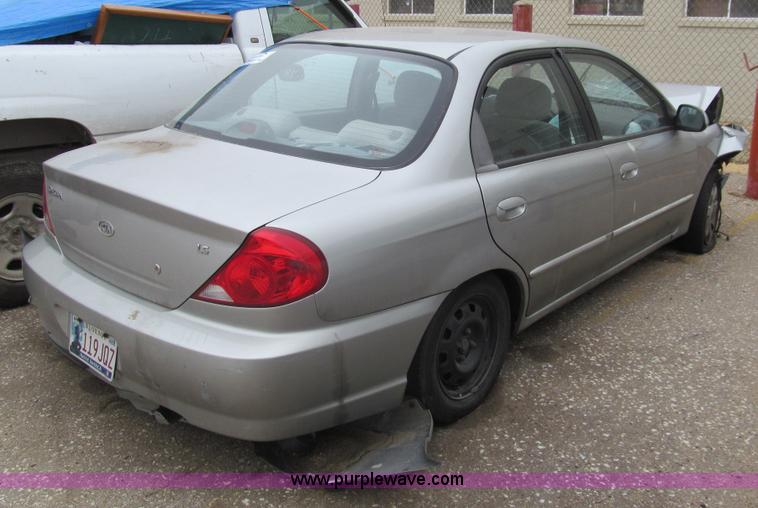 image for item G9511 2003 Kia Spectra LS