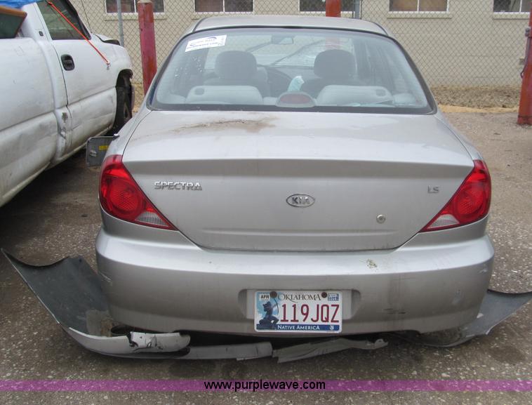 image for item G9511 2003 Kia Spectra LS