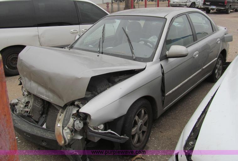 image for item G9511 2003 Kia Spectra LS