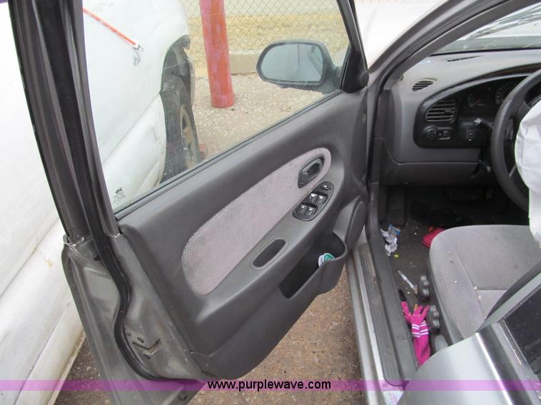 image for item G9511 2003 Kia Spectra LS