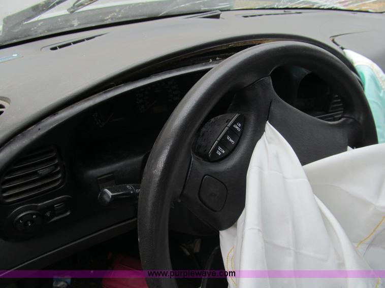 image for item G9511 2003 Kia Spectra LS