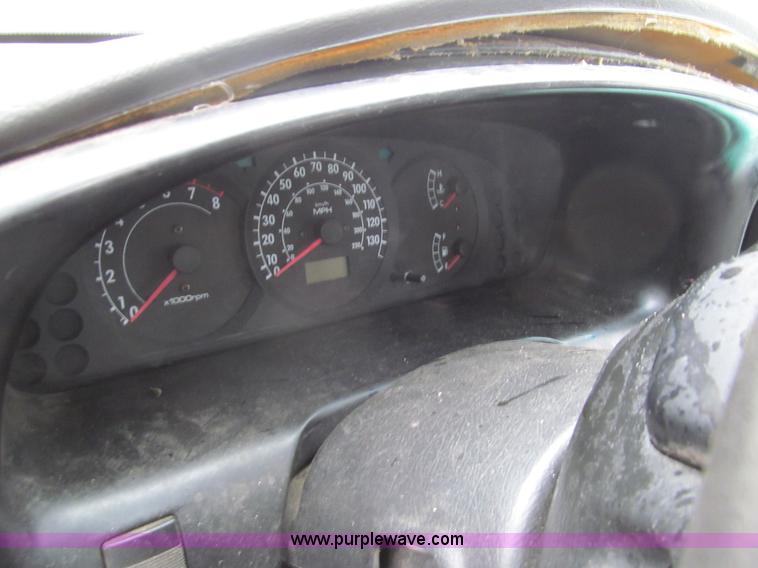 image for item G9511 2003 Kia Spectra LS