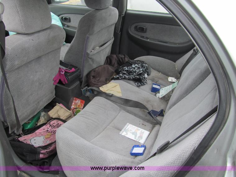 image for item G9511 2003 Kia Spectra LS